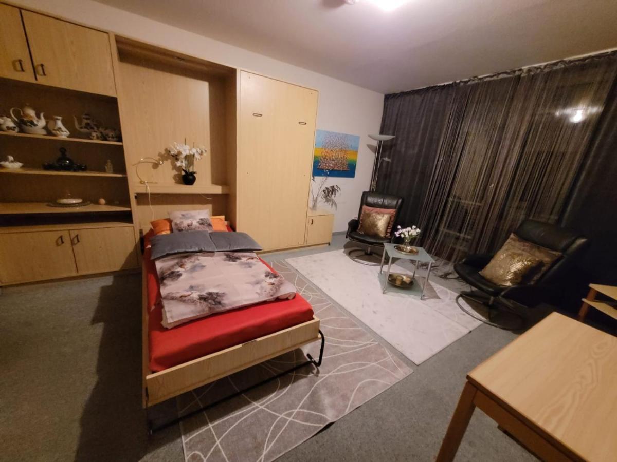 Appartement An Der Weinstrasse Бад-Бергцаберн Экстерьер фото